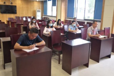 宜宾开大收看省校“数字经济”专题思政课